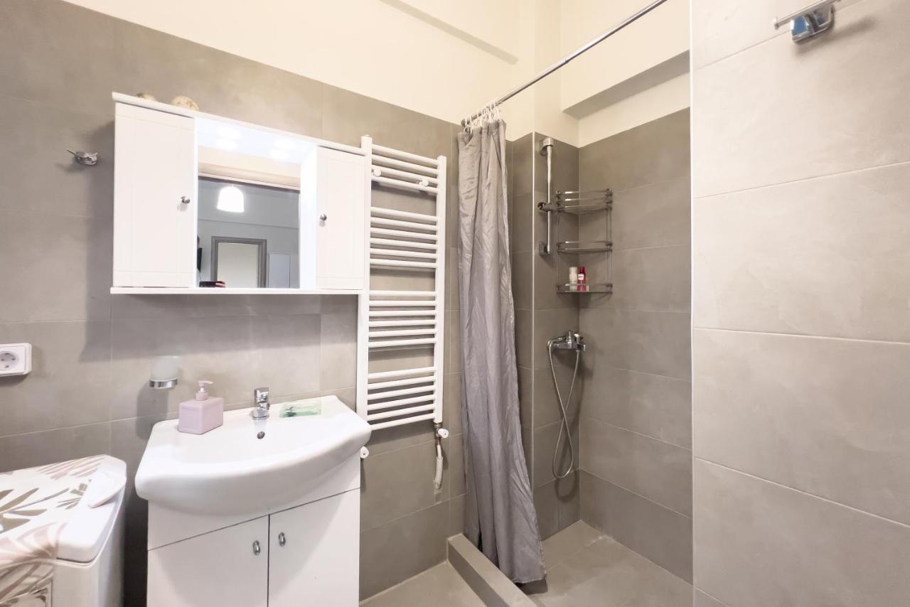 Cozy Cityscape Apartment In アテネ エクステリア 写真
