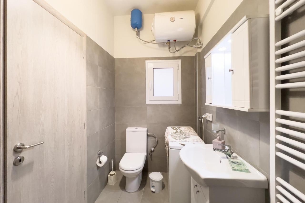 Cozy Cityscape Apartment In アテネ エクステリア 写真
