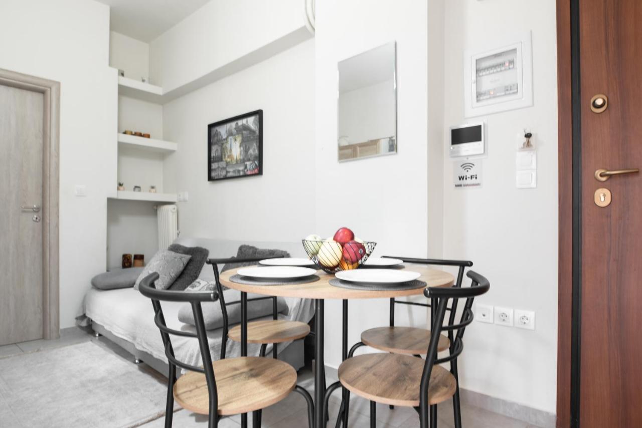 Cozy Cityscape Apartment In アテネ エクステリア 写真